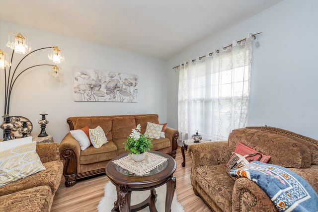39689 LYNSEE Court, Beach Park, IL 60083