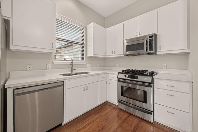 5653 Pine Street, Houston, TX 77081