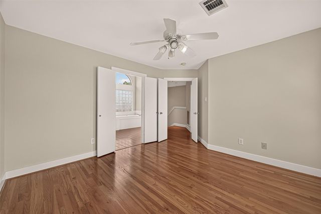5653 Pine Street, Houston, TX 77081