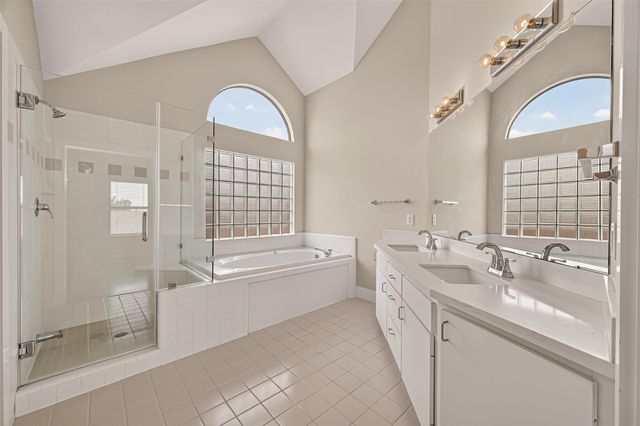 5653 Pine Street, Houston, TX 77081
