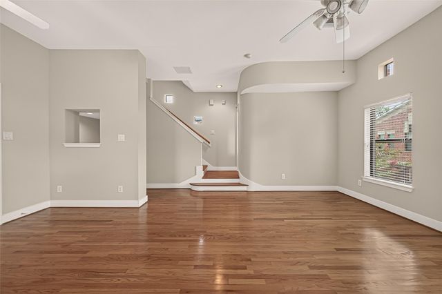 5653 Pine Street, Houston, TX 77081