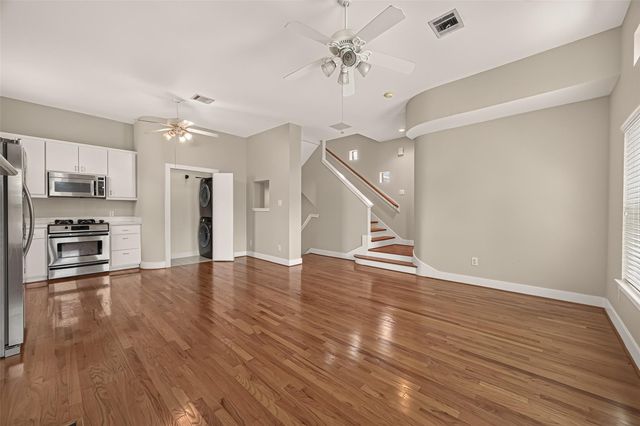5653 Pine Street, Houston, TX 77081