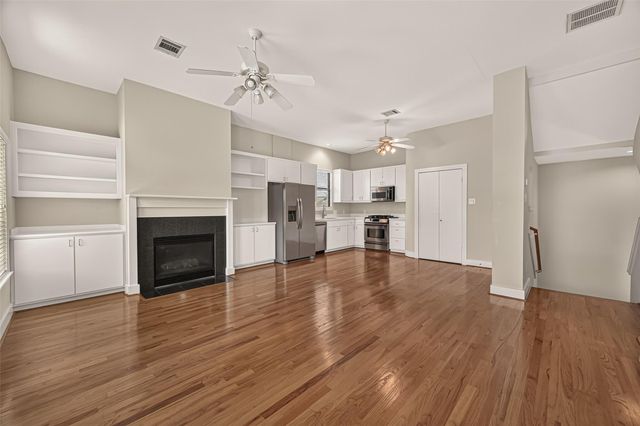 5653 Pine Street, Houston, TX 77081