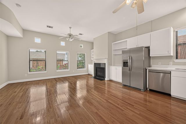 5653 Pine Street, Houston, TX 77081