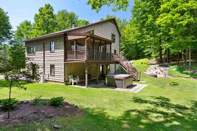 152 Shawn Drive, St. Albans Town, VT 05478