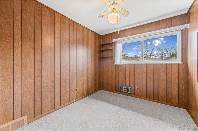 25629 Ridgeway Street, Dearborn Heights, MI 48127