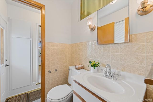 25629 Ridgeway Street, Dearborn Heights, MI 48127
