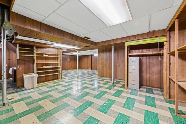 25629 Ridgeway Street, Dearborn Heights, MI 48127