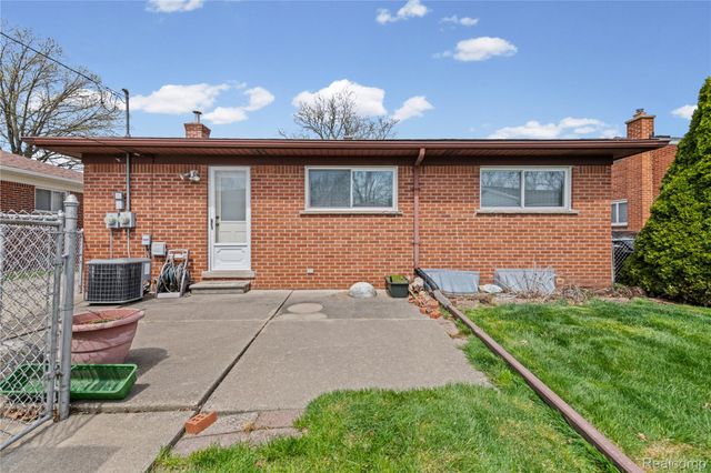 25629 Ridgeway Street, Dearborn Heights, MI 48127