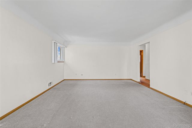 25629 Ridgeway Street, Dearborn Heights, MI 48127