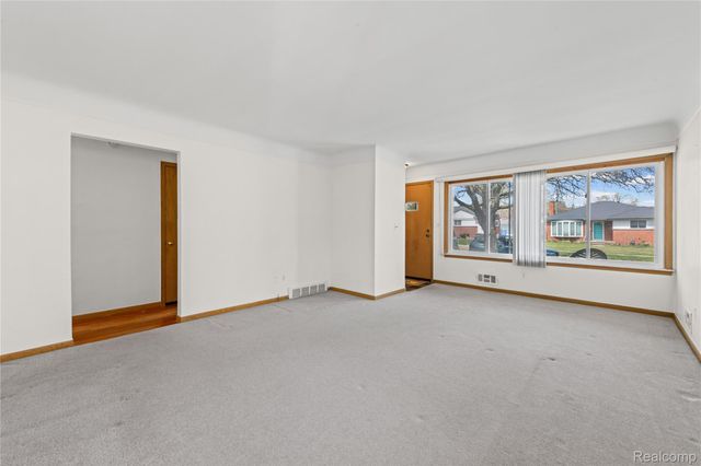 25629 Ridgeway Street, Dearborn Heights, MI 48127