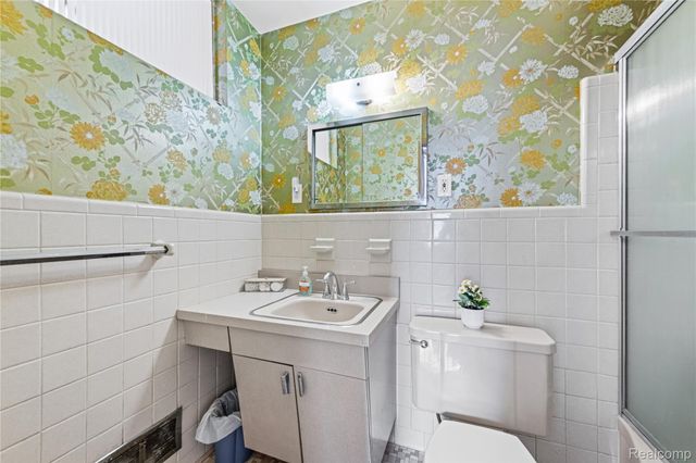 25629 Ridgeway Street, Dearborn Heights, MI 48127