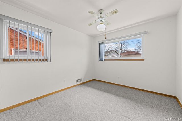 25629 Ridgeway Street, Dearborn Heights, MI 48127
