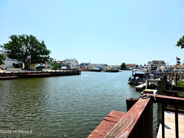22 N Forecastle Drive, Little Egg Harbor, NJ 08087