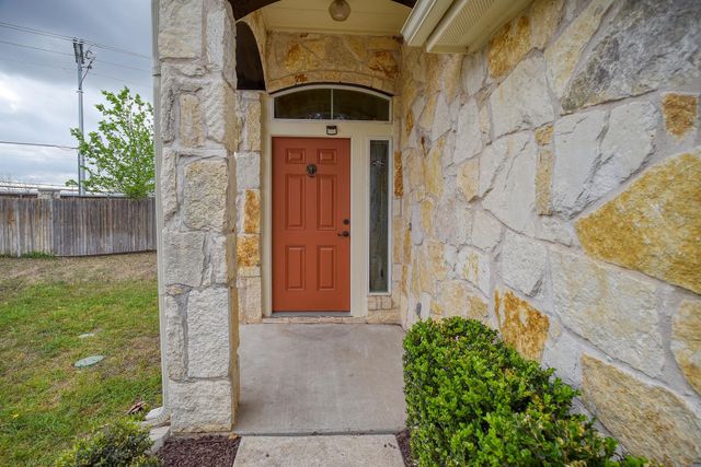 106 Double Barrel CT, Bastrop, TX 78602