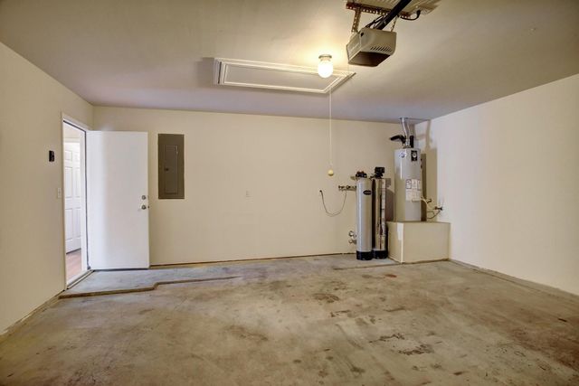 106 Double Barrel CT, Bastrop, TX 78602
