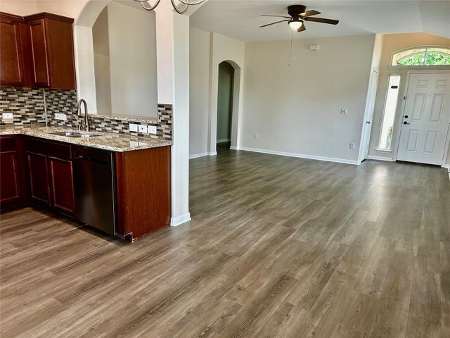 106 Double Barrel CT, Bastrop, TX 78602