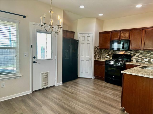 106 Double Barrel CT, Bastrop, TX 78602