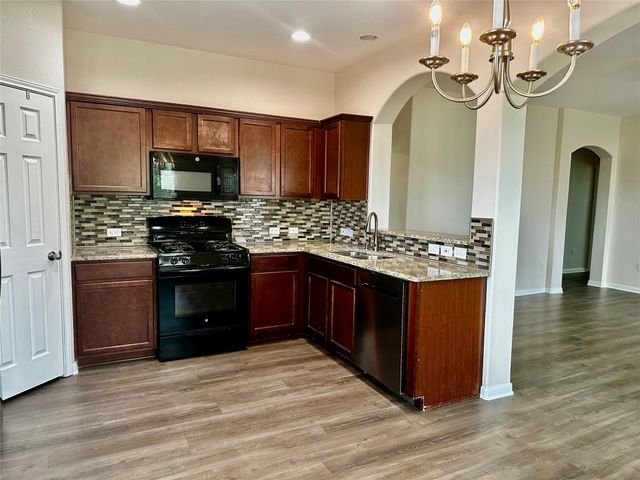 106 Double Barrel CT, Bastrop, TX 78602