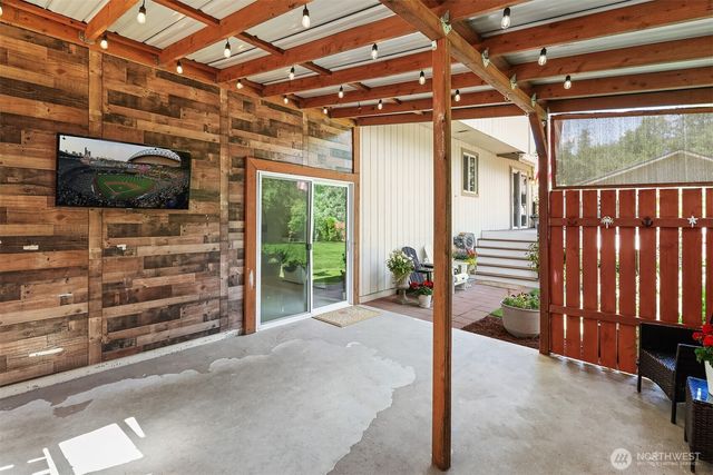 29052 229th Avenue SE, Black Diamond, WA 98010