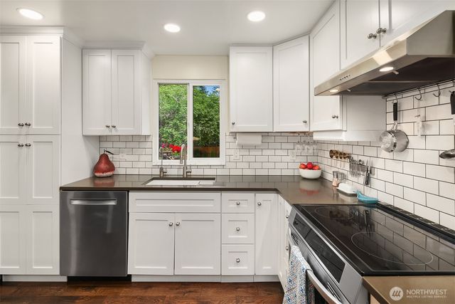 29052 229th Avenue SE, Black Diamond, WA 98010