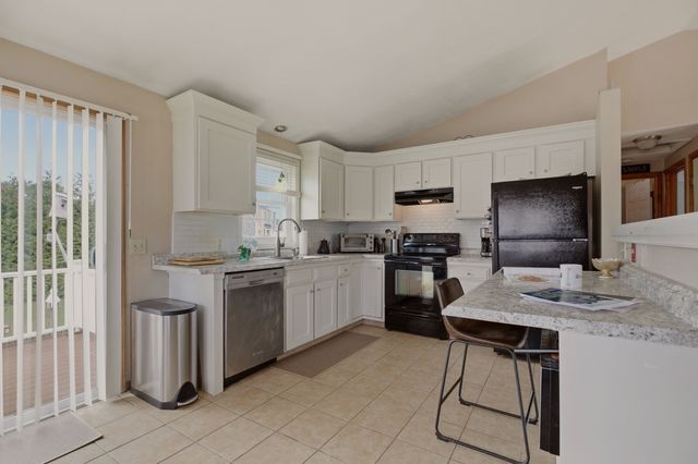 6 Musket Rd, Seekonk, MA 02771