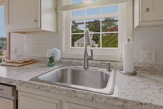 6 Musket Rd, Seekonk, MA 02771