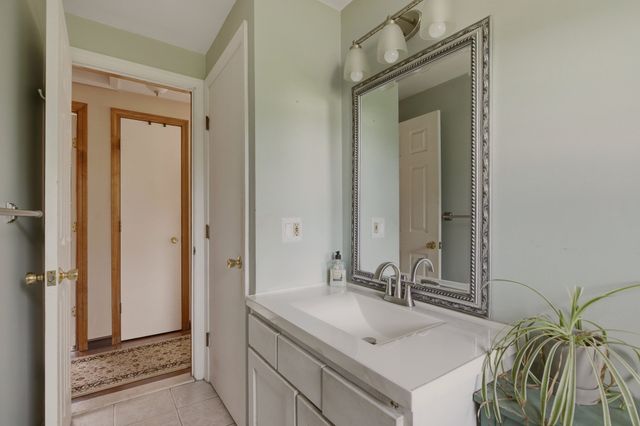 6 Musket Rd, Seekonk, MA 02771