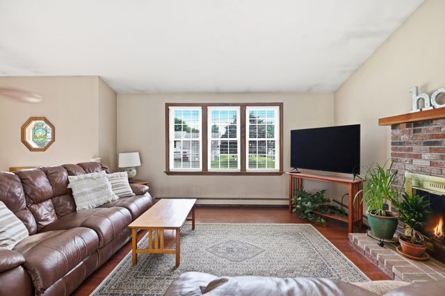 6 Musket Rd, Seekonk, MA 02771