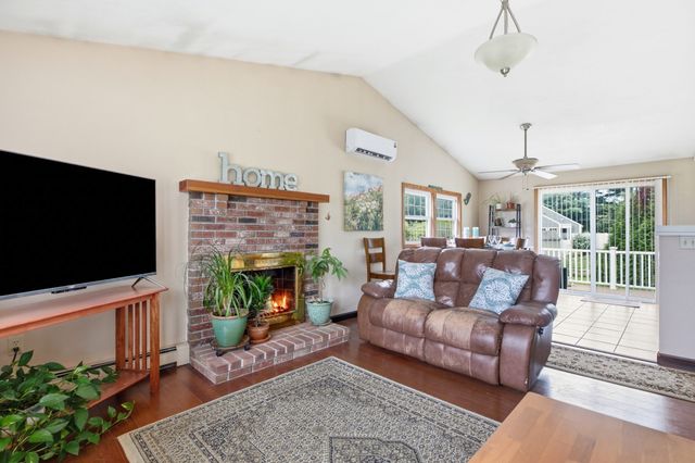 6 Musket Rd, Seekonk, MA 02771