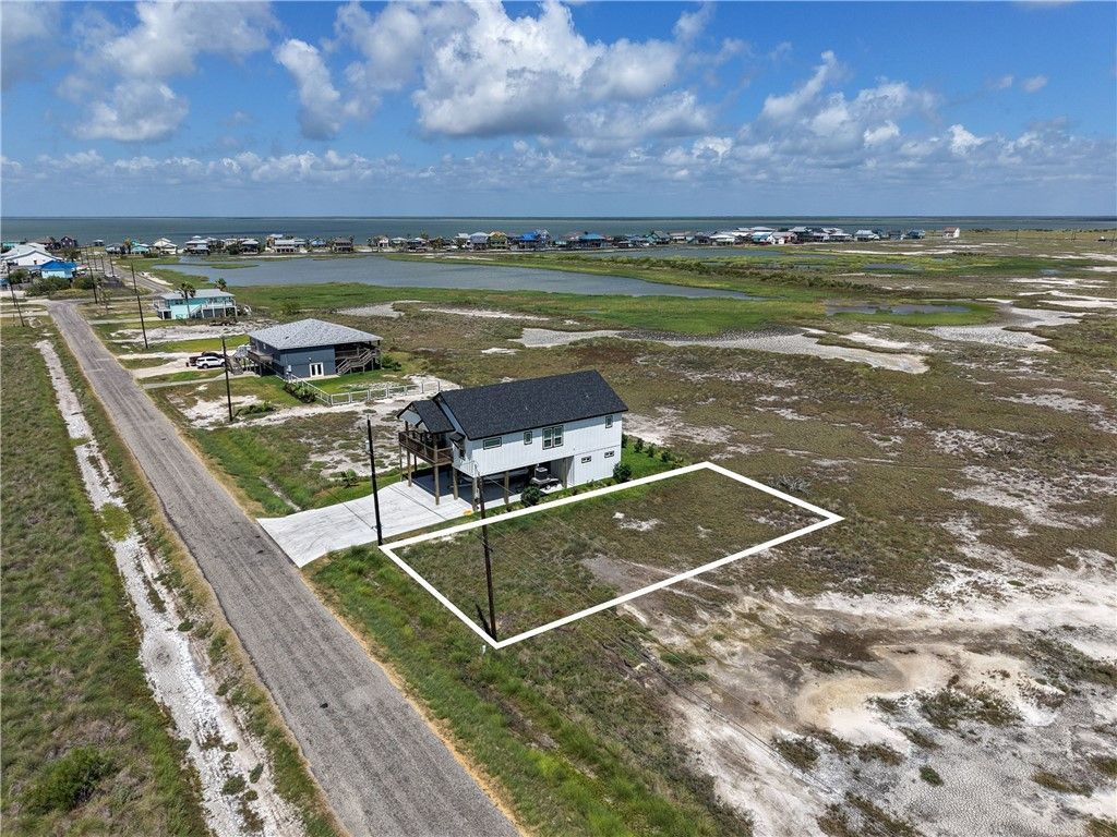 299 Kingfish Dr, Rockport, TX 78382 — photo 3