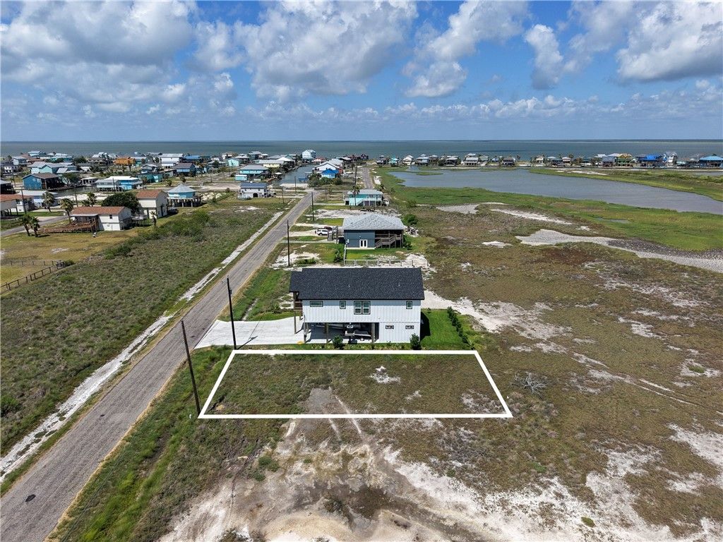 299 Kingfish Dr, Rockport, TX 78382 — photo 4