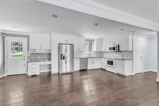 234 Hickory Dr, Kingston Springs, TN 37082