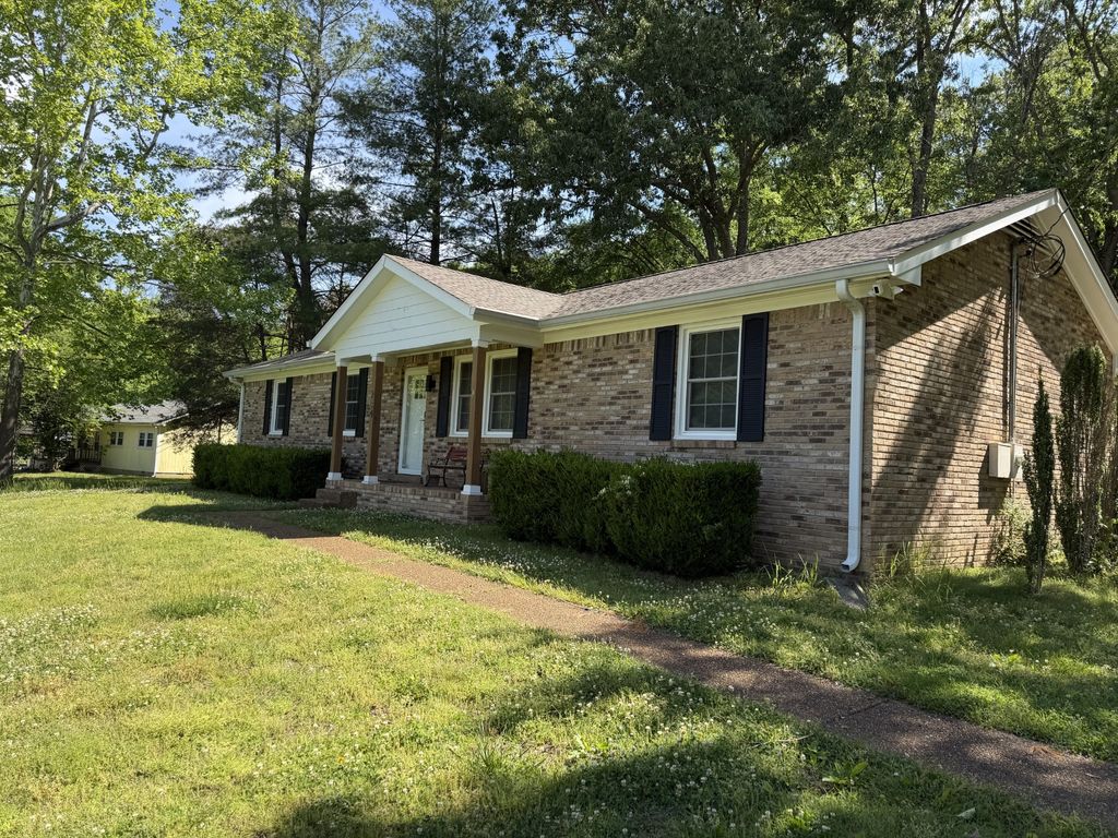 234 Hickory Dr, Kingston Springs, TN 37082