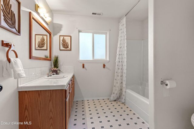 9088 N Orange Blossom CT, Hayden, ID 83835