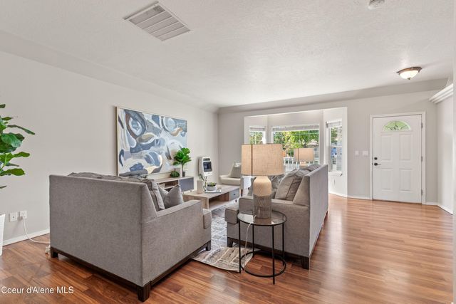 9088 N Orange Blossom CT, Hayden, ID 83835