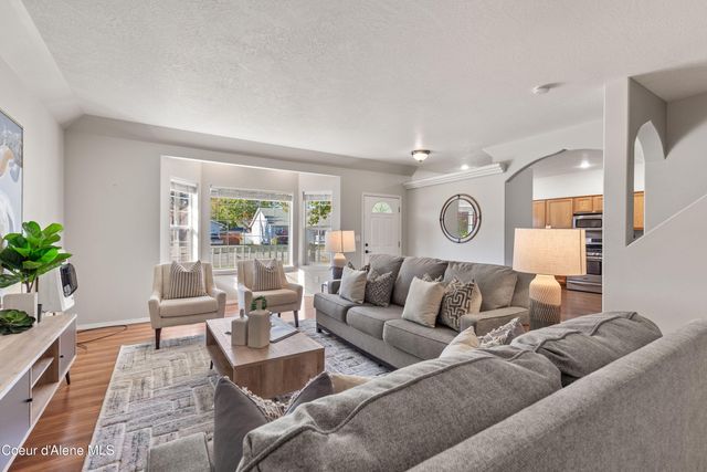 9088 N Orange Blossom CT, Hayden, ID 83835