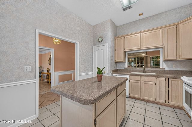 4821 HAWKS LANDING Court, Jacksonville, FL 32217
