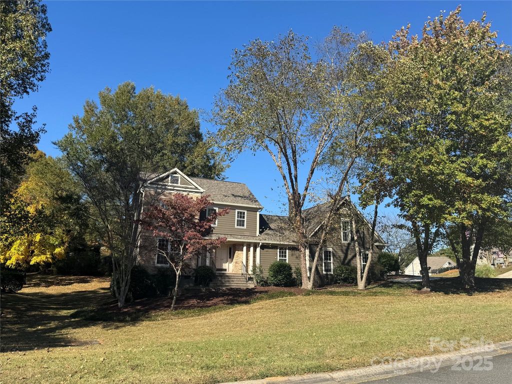 129 Chesney Glen Drive, Matthews, NC 28105