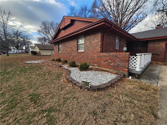 7308 Cedar Avenue, Raytown, MO 64133