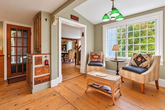 9 River Road, West Newbury, MA 01985