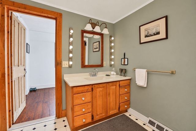 9 River Road, West Newbury, MA 01985