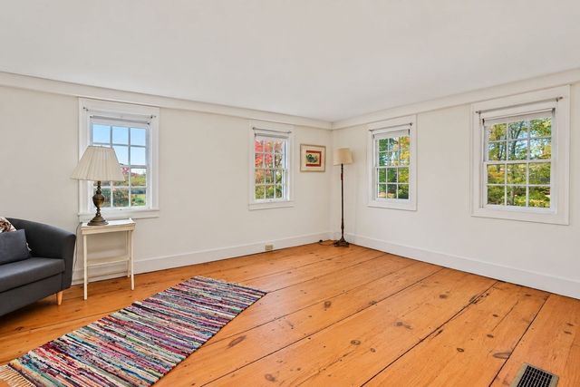 9 River Road, West Newbury, MA 01985