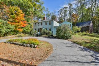 9 River Road, West Newbury, MA 01985