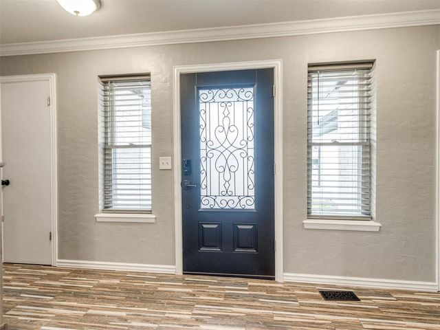 11500 Carriage Drive, Yukon, OK 73099