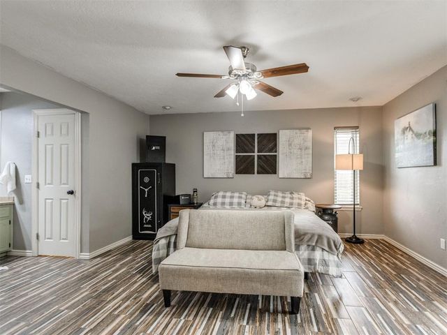 11500 Carriage Drive, Yukon, OK 73099