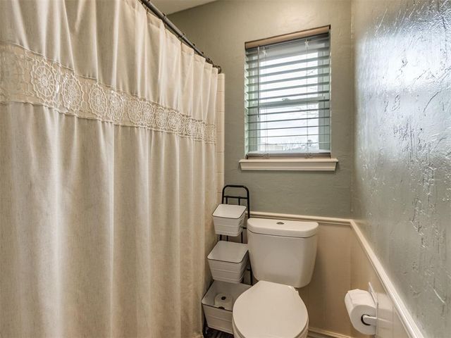 11500 Carriage Drive, Yukon, OK 73099