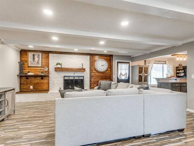 11500 Carriage Drive, Yukon, OK 73099