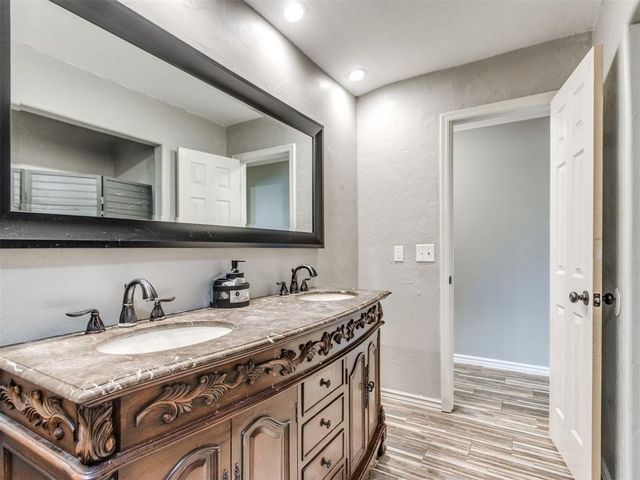 11500 Carriage Drive, Yukon, OK 73099