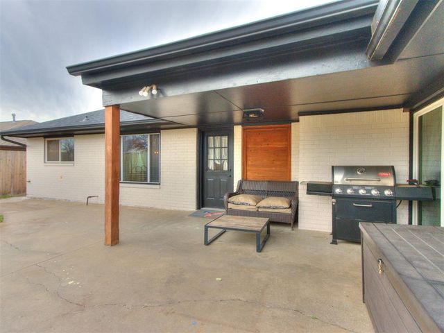 11500 Carriage Drive, Yukon, OK 73099
